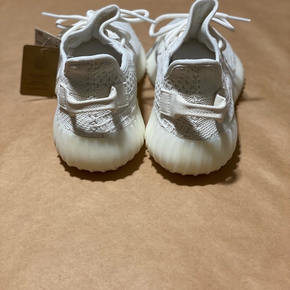 Yeezy Boost 350 V2, white, size men’s 8, new with box. - Picture 4 of 8